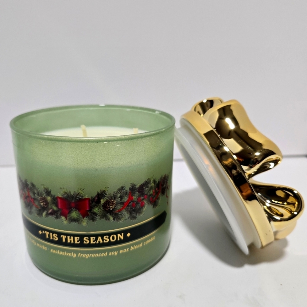 Bath & Body Works 'Tis The Season 3 Wick Candle Gold Bow Lid NWT
